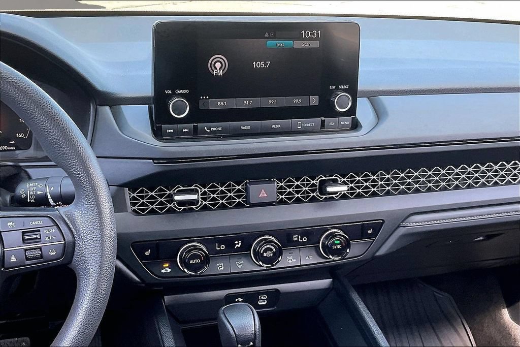 Certified 2025 Honda Accord SE image 9