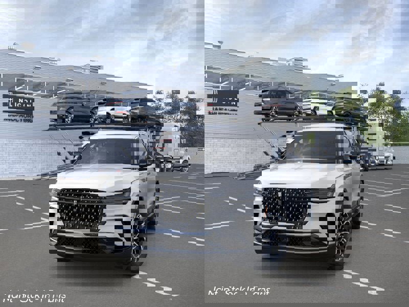 New 2026 Lincoln Nautilus Premier image 2