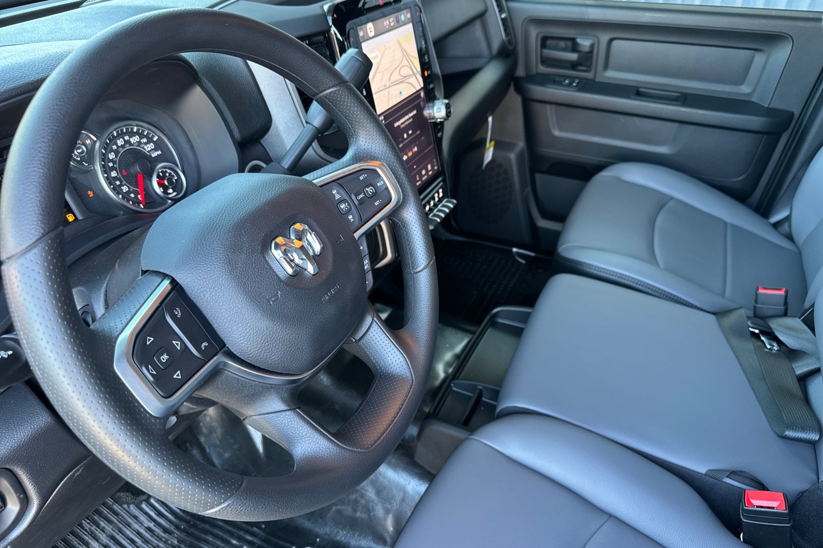 New 2026 RAM 3500 Tradesman AWD/4WD image 9