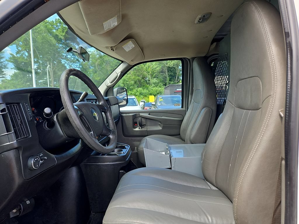 Used 2011 Chevrolet Express 1500 RWD image 18