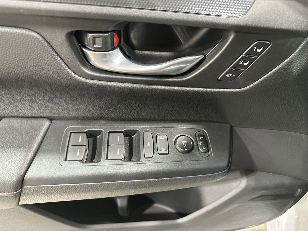Used 2025 Honda CR-V Sport-L image 15