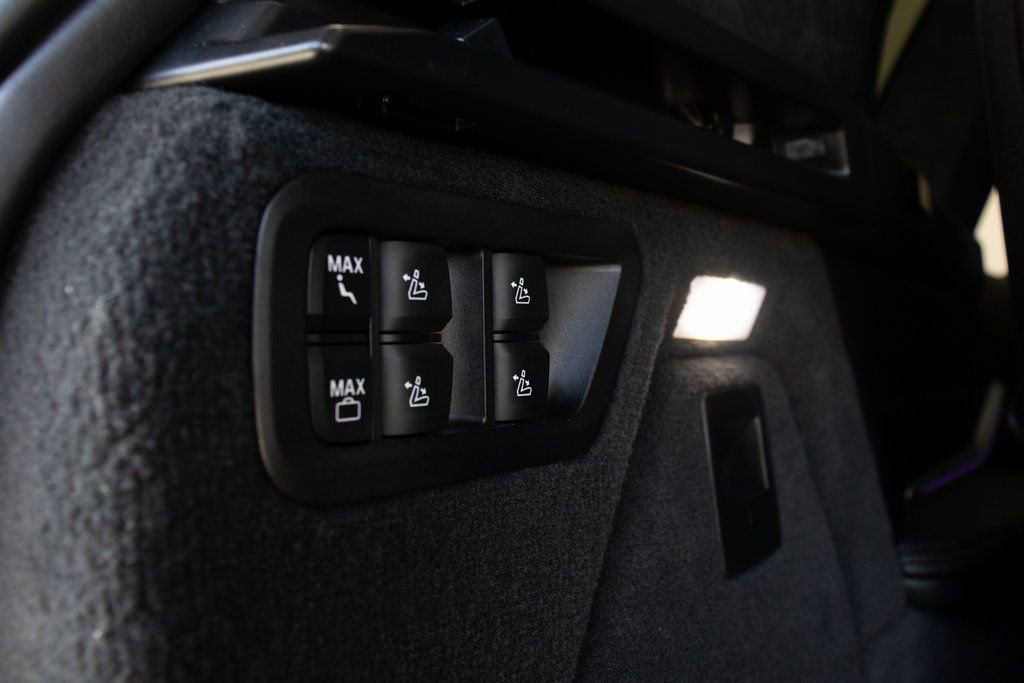 Used 2023 BMW X7 xDrive40i w/ Executive Package AWD/4WD image 15
