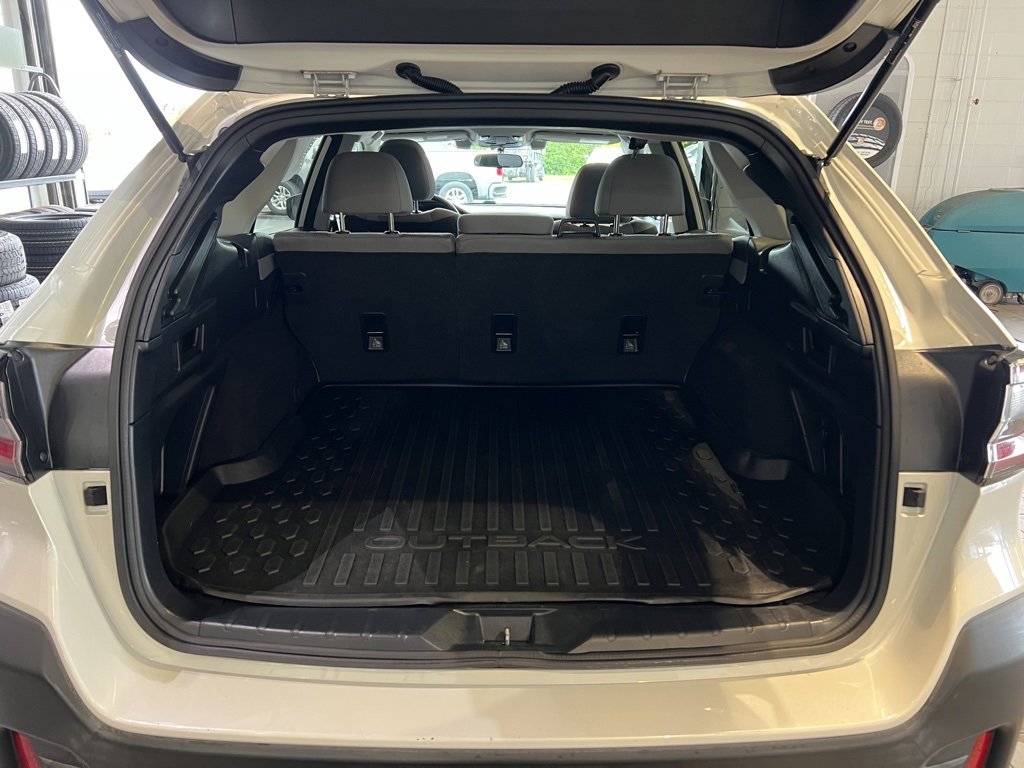 Used 2020 Subaru Outback Premium image 12