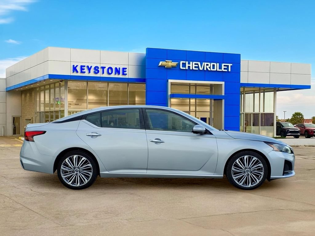 Used 2023 Nissan Altima 2.5 SL FWD image 8