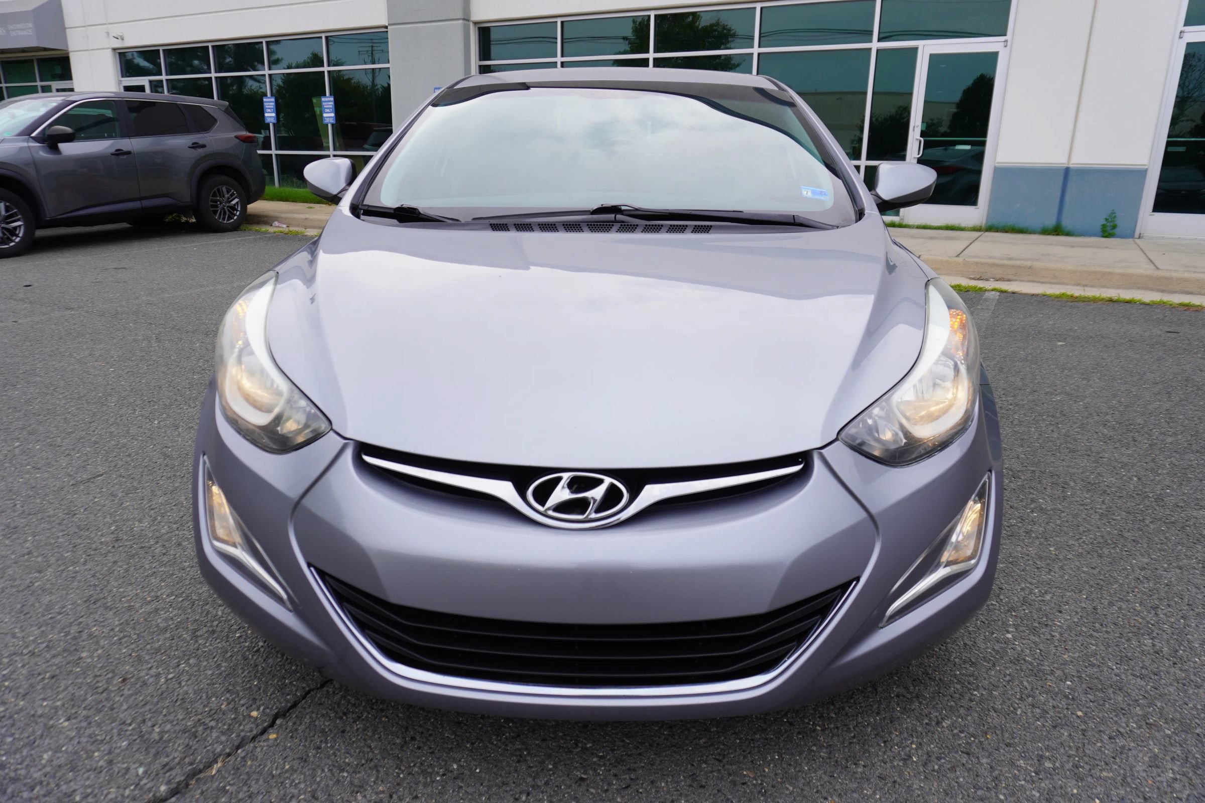 Used 2015 Hyundai Elantra SE w/ Option Group 02 FWD image 2