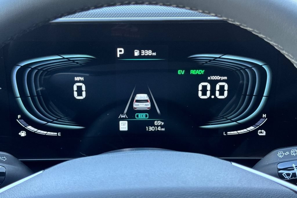 Used 2025 Kia Niro EX FWD image 25