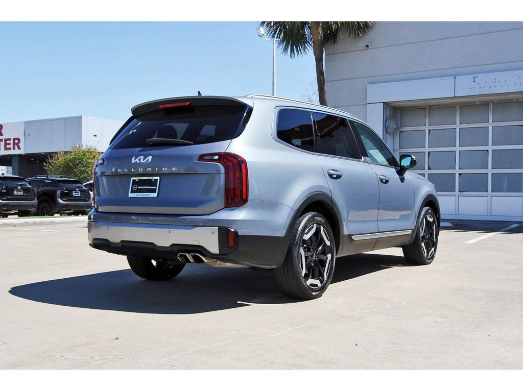 Used 2025 Kia Telluride S FWD image 4