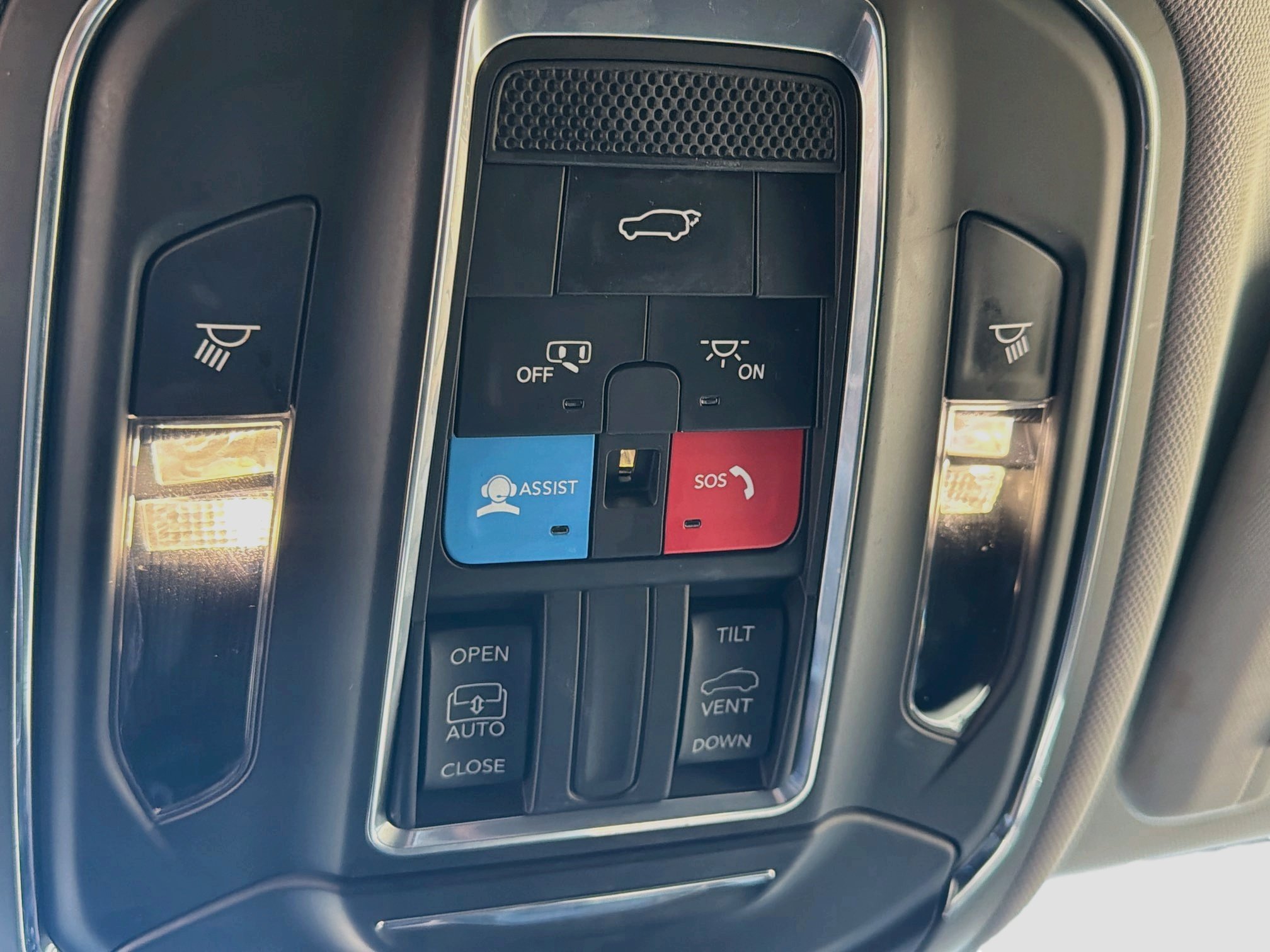 Used 2023 Jeep Grand Cherokee Laredo w/ Luxury Tech Group I AWD/4WD image 26