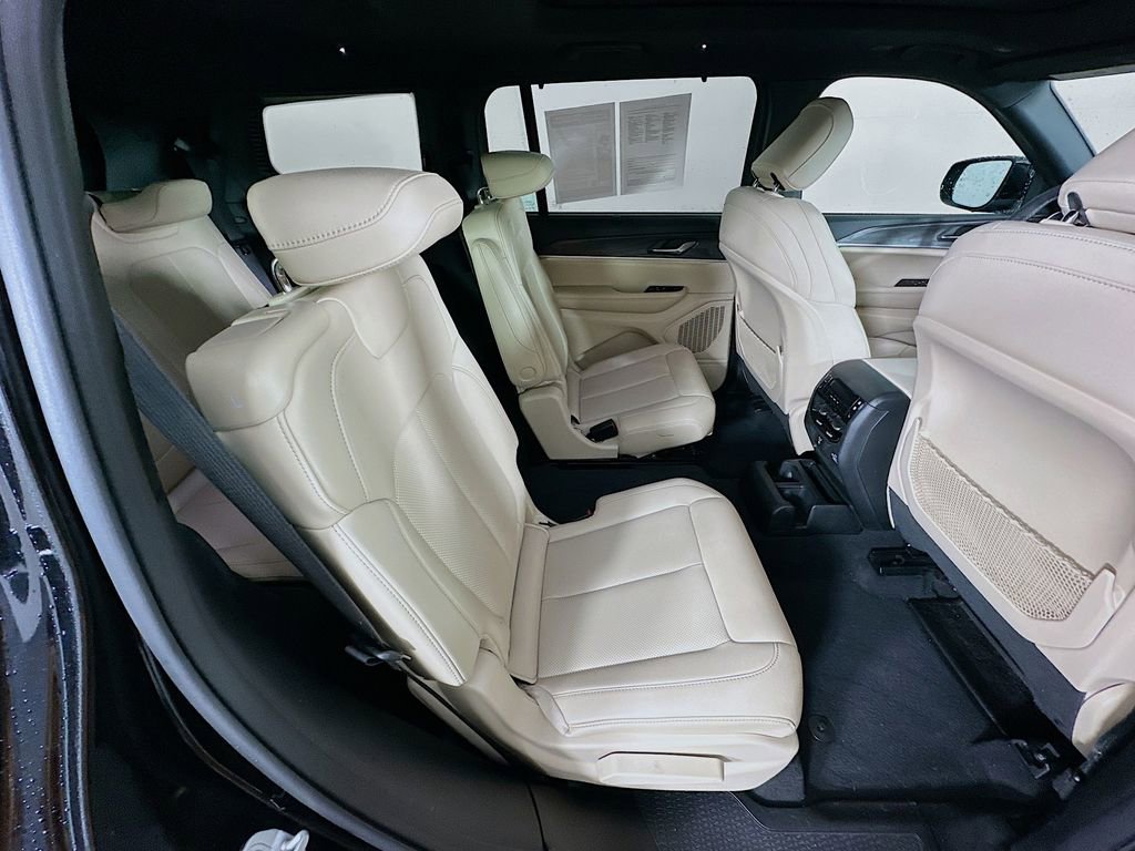 Certified 2025 Jeep Grand Cherokee L Limited w/ Luxury Tech Group II image 41