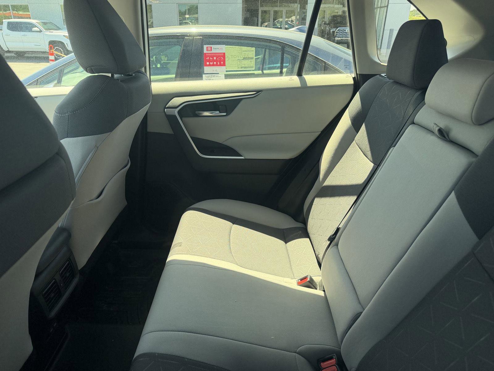 Used 2024 Toyota RAV4 XLE w/ Convenience Package FWD image 10