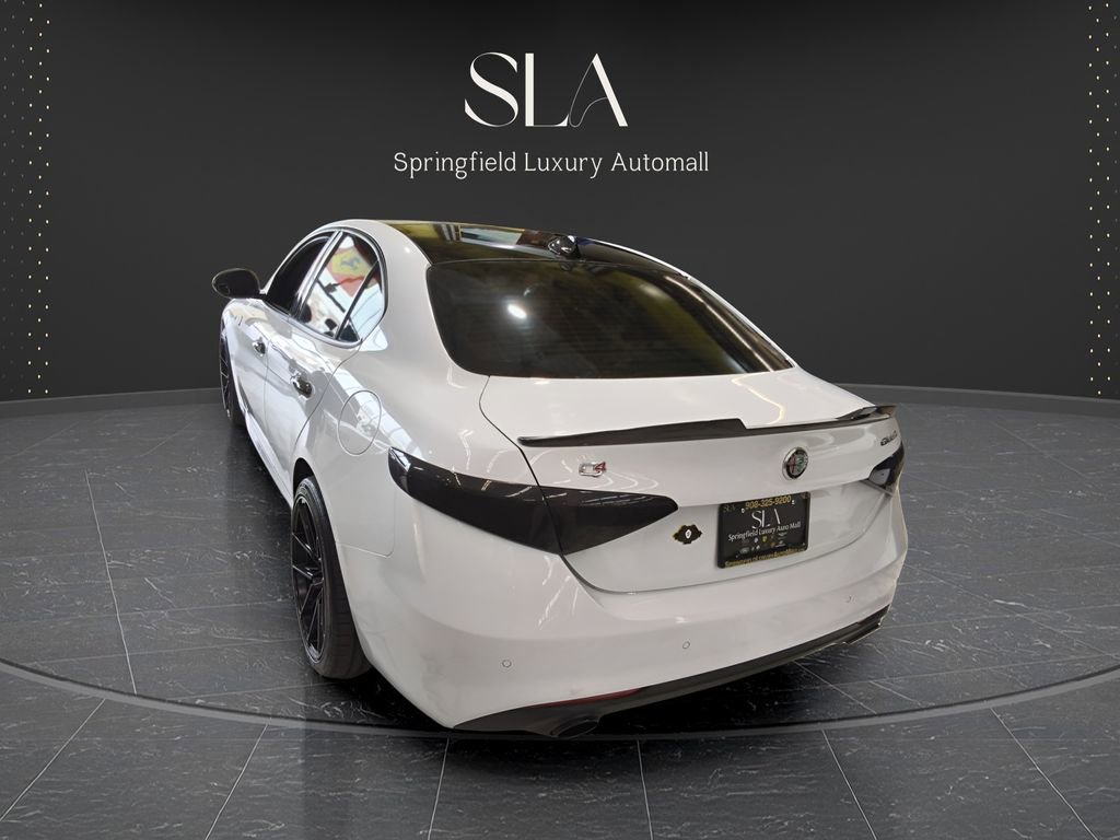 Used 2022 Alfa Romeo Giulia Ti image 9