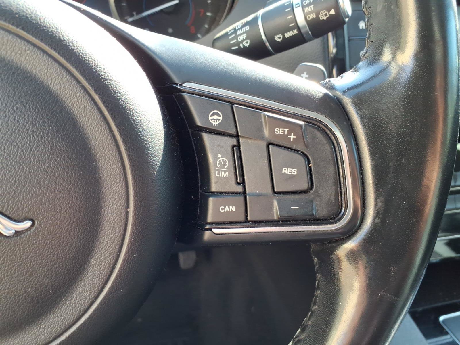 Used 2018 Jaguar F-PACE Premium AWD/4WD image 23
