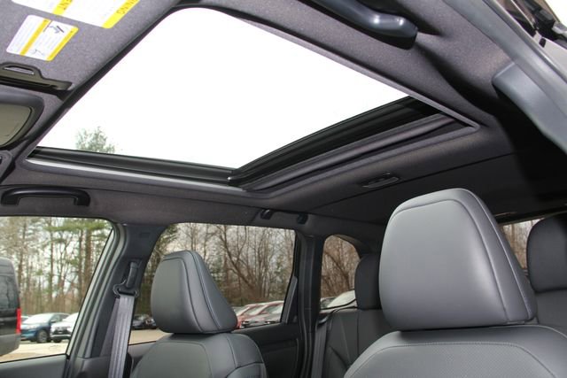 Certified 2025 Subaru Forester Limited image 18