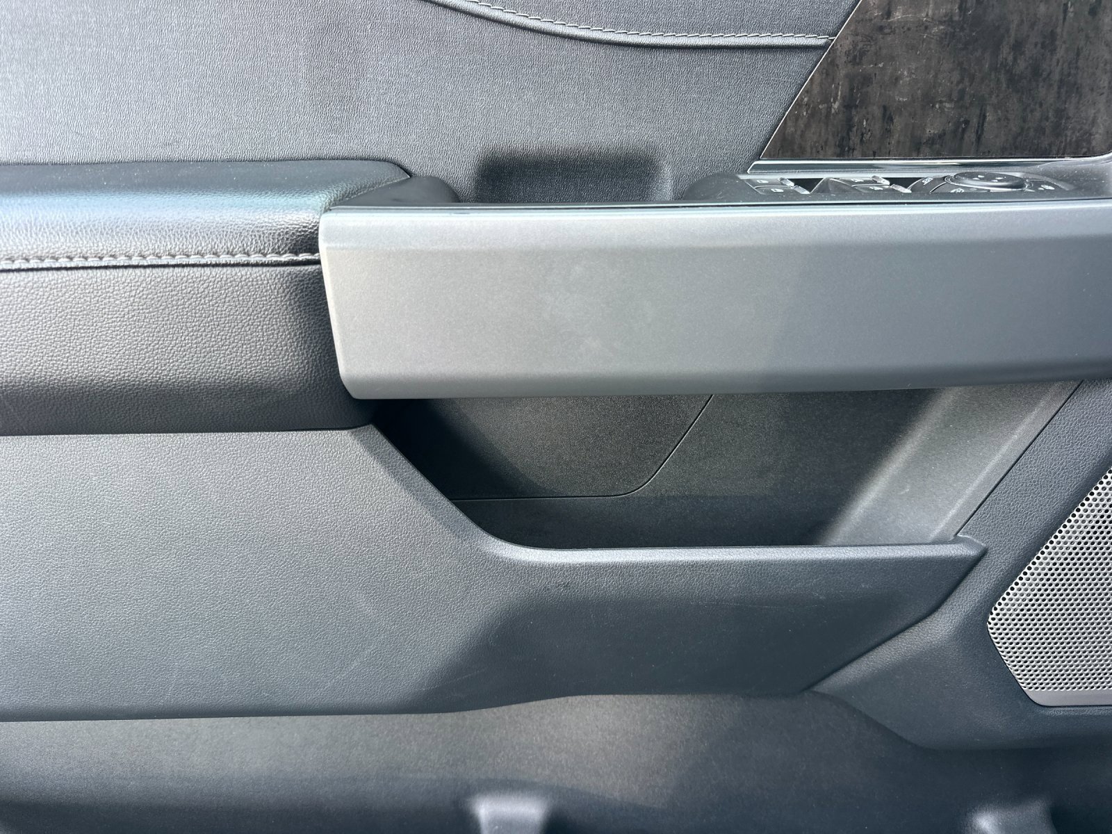 Used 2023 Ford F150 Lariat w/ Equipment Group 502A High image 11