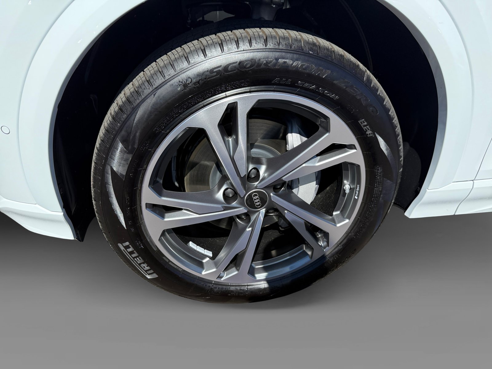 New 2027 Audi Q6 e-tron Premium Plus AWD/4WD image 9