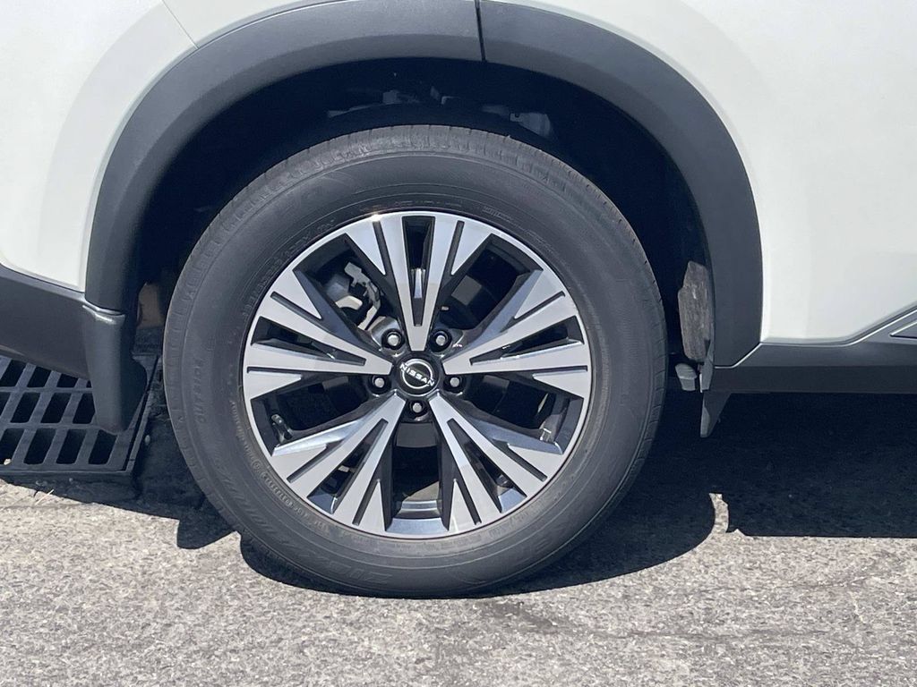 Used 2023 Nissan Rogue SV w/ SV Premium B Package FWD image 8