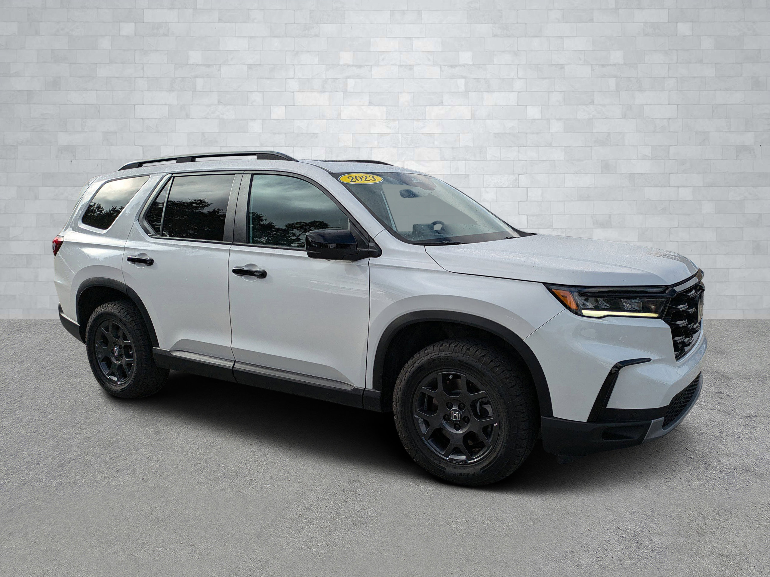 Used 2023 Honda Pilot TrailSport image 2