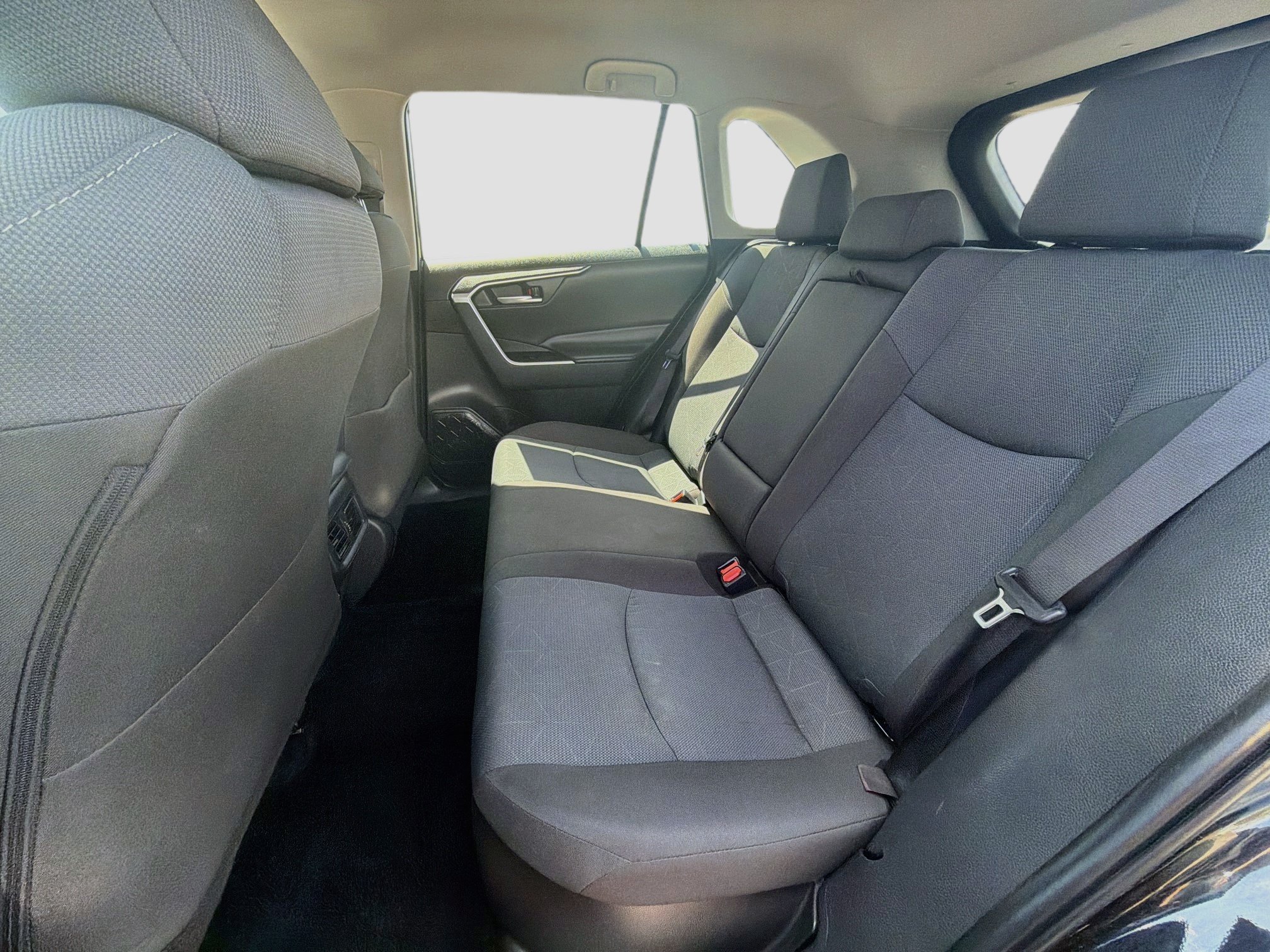 Used 2025 Toyota RAV4 XLE AWD/4WD image 29
