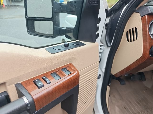 Used 2016 Ford F250 King Ranch w/ FX4 Off-Road Package AWD/4WD image 10