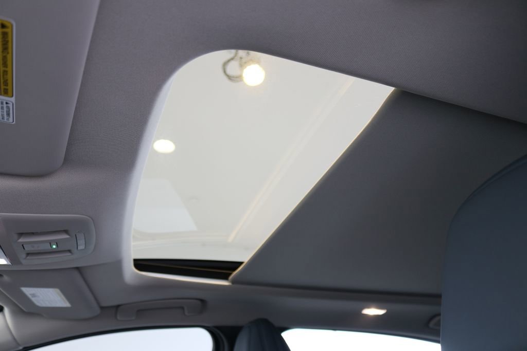 Used 2024 Nissan Ariya AWD image 18