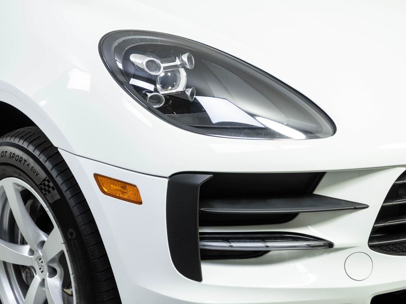 Used 2021 Porsche Macan AWD/4WD image 35