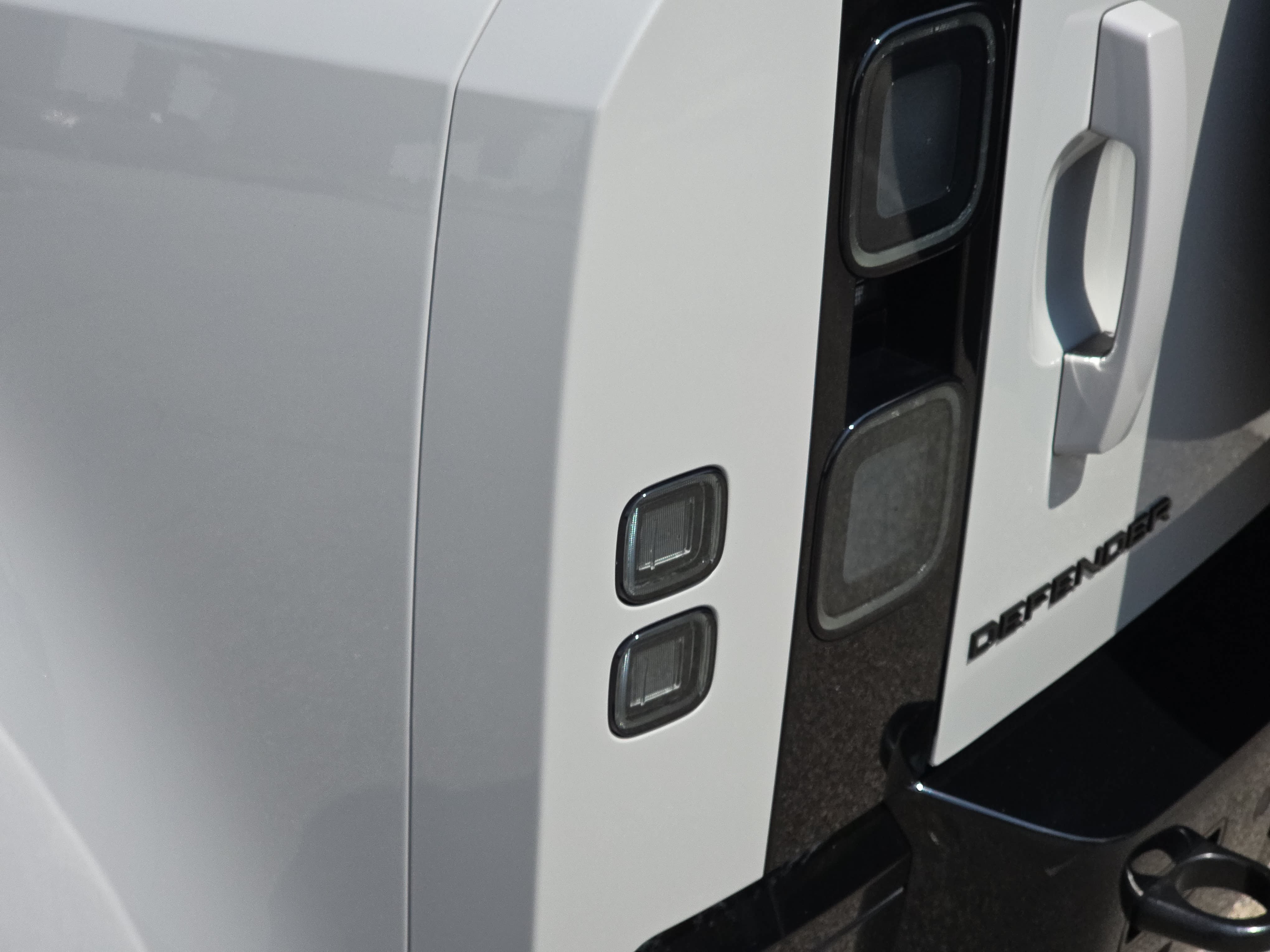 New 2026 Land Rover Defender 110 X-Dynamic SE AWD/4WD image 35