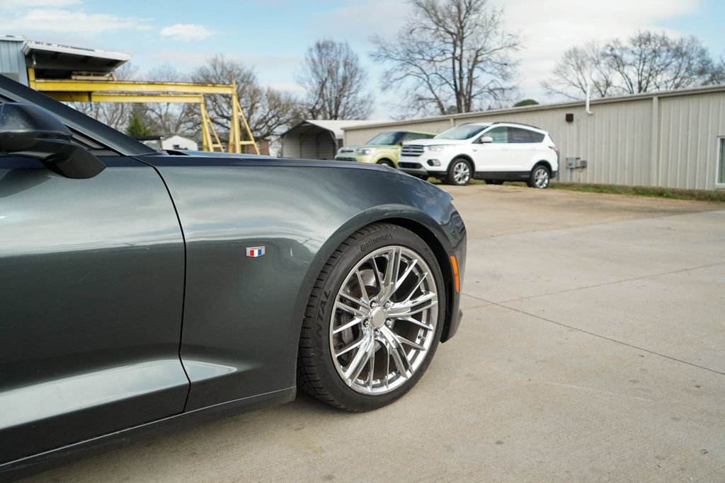 Used 2017 Chevrolet Camaro SS image 12