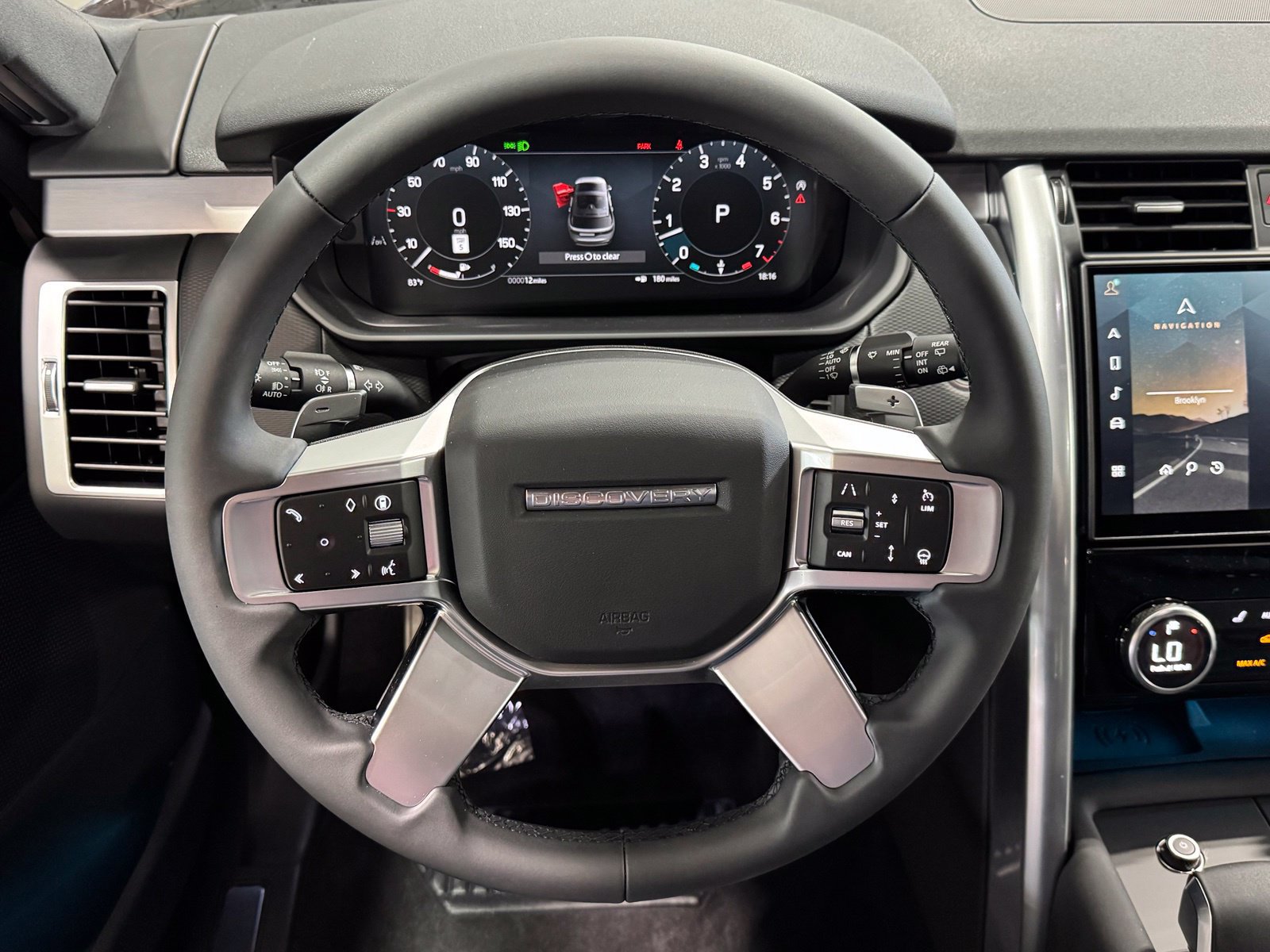 New 2026 Land Rover Discovery Limited Edition AWD/4WD image 18