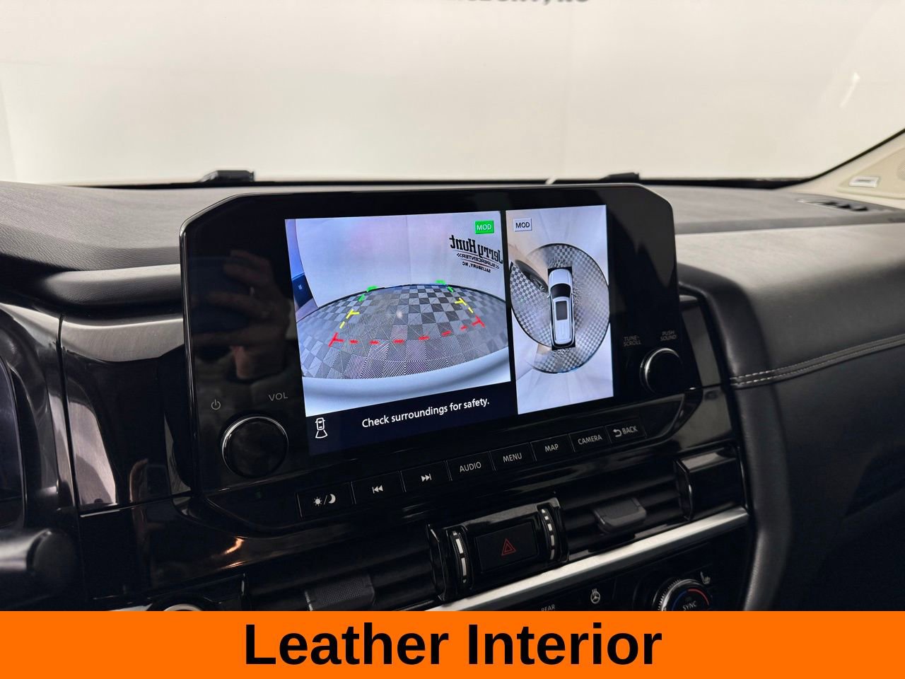 Used 2023 Nissan Pathfinder Platinum w/ Cargo Package image 5