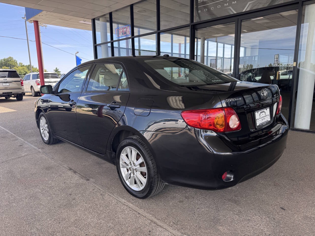 Used 2010 Toyota Corolla LE FWD image 2