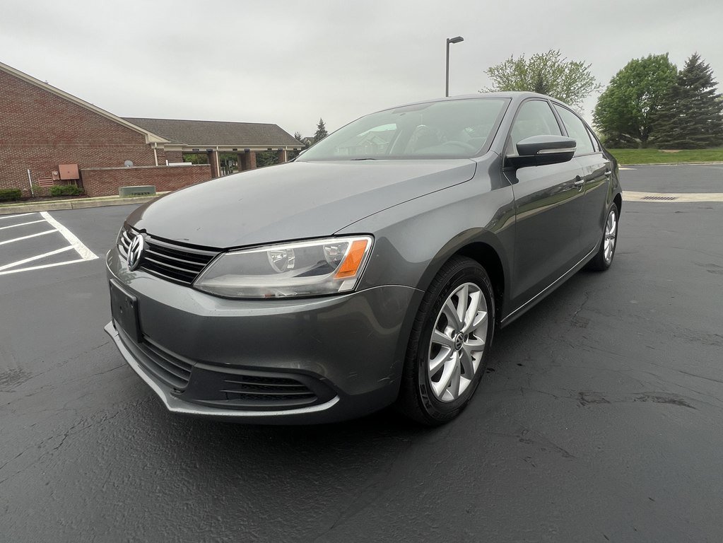 Used 2012 Volkswagen Jetta SE image 1