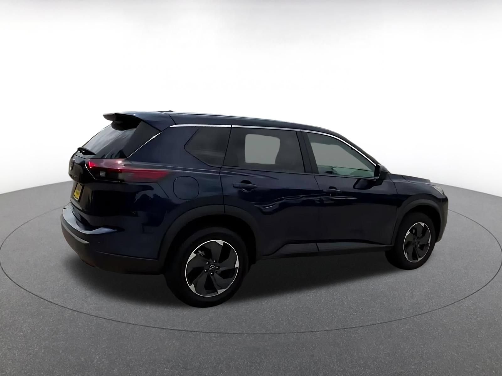 Used 2025 Nissan Rogue SV FWD image 14