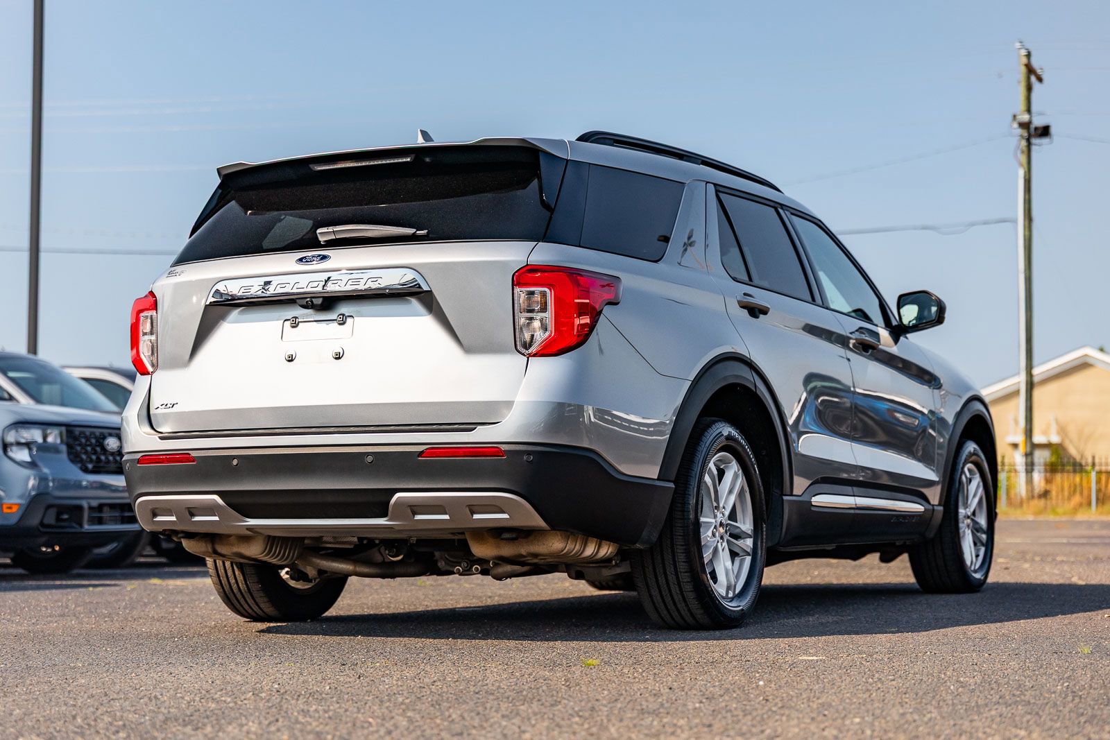 Used 2020 Ford Explorer XLT w/ Equipment Group 202A RWD image 7