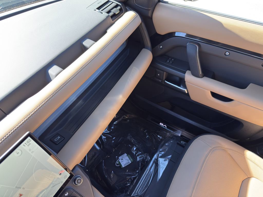 New 2026 Land Rover Defender 130 V8 image 27