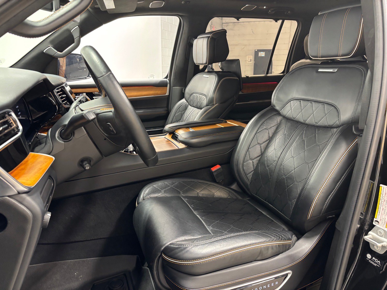 Used 2022 Jeep Grand Wagoneer Series III w/ Rear Seat Video Group 1 AWD/4WD image 22