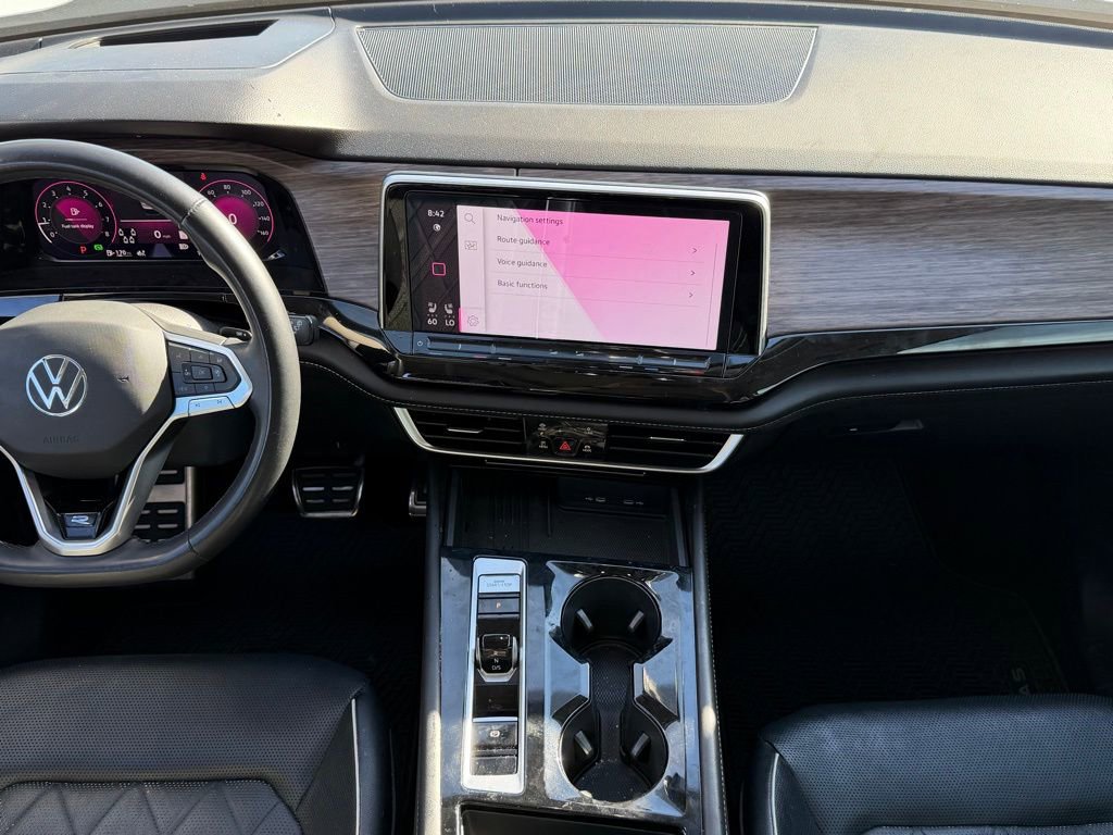 Used 2025 Volkswagen Atlas SEL Premium R-Line image 12