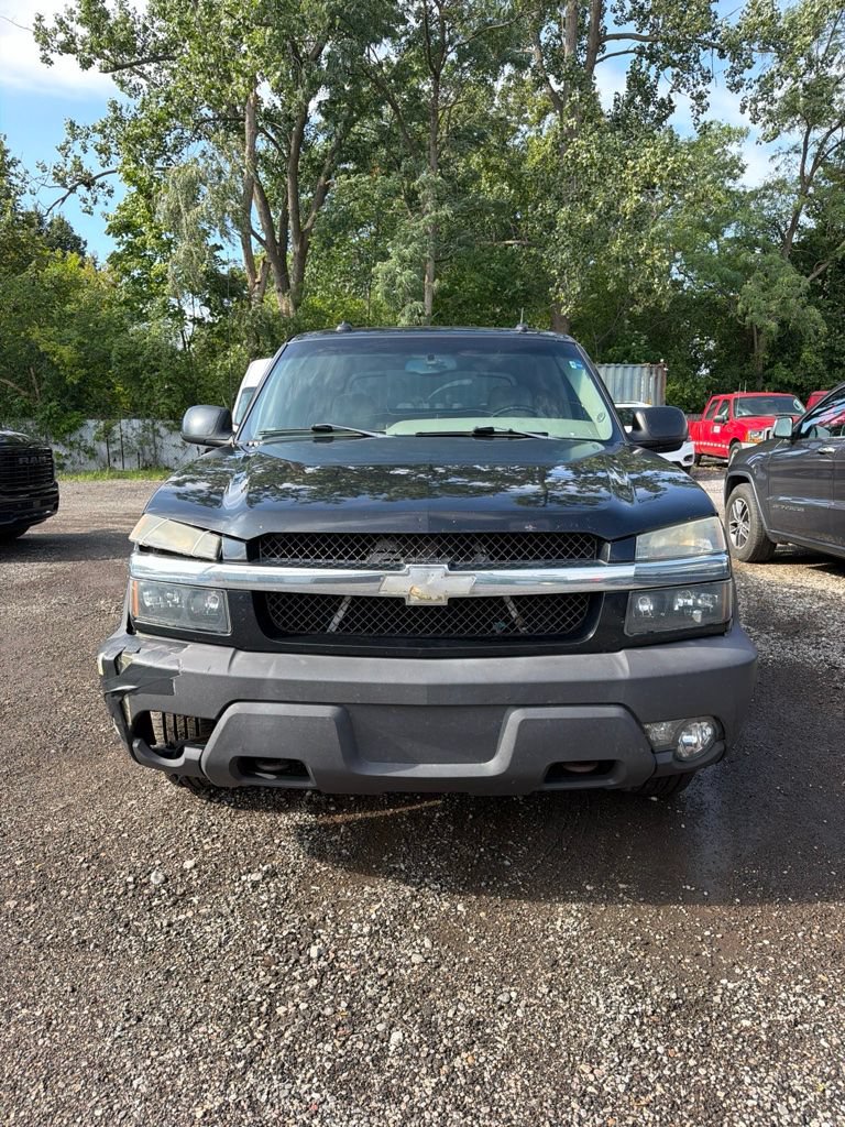 Used 2003 Chevrolet Avalanche 4x4 w/ Suspension Package, Off-Road image 3