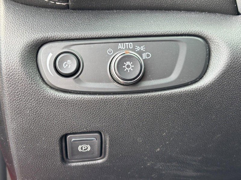 Certified 2023 Chevrolet Blazer LT w/ Convenience Package image 17