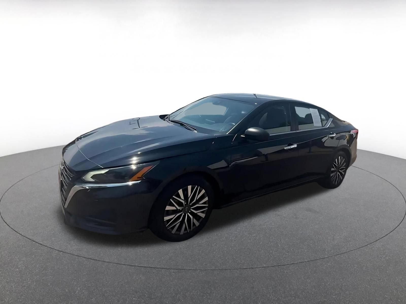 Used 2025 Nissan Altima 2.5 SV FWD image 8
