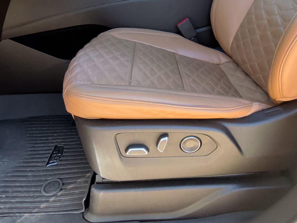 Used 2023 Cadillac Escalade Premium Luxury w/ LPO, Radiant Package image 14