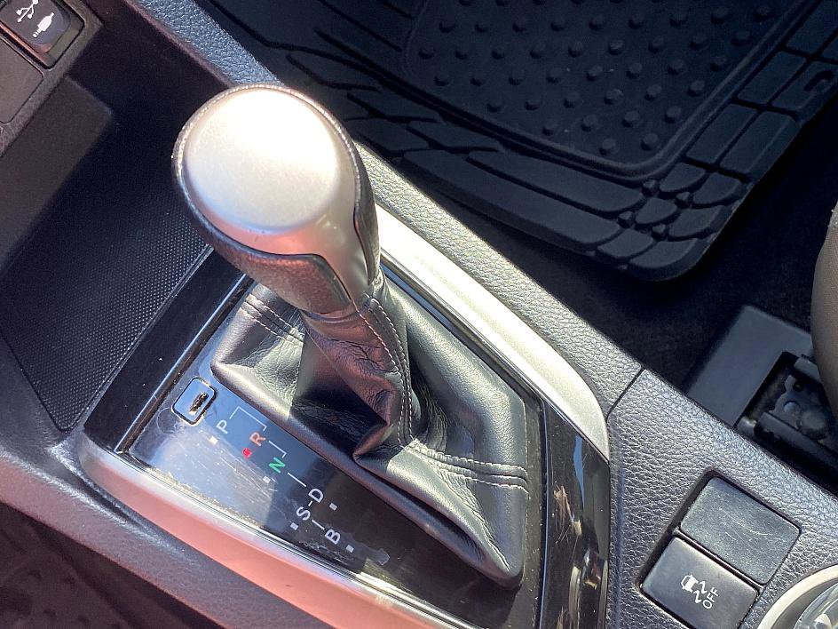 Used 2015 Toyota Corolla S image 18