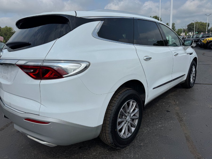 Used 2022 Buick Enclave Essence FWD image 11