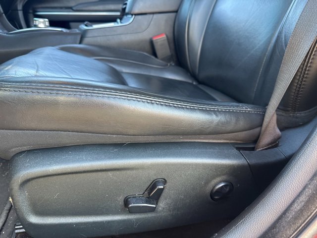 Used 2018 Chrysler 300 Touring L image 5