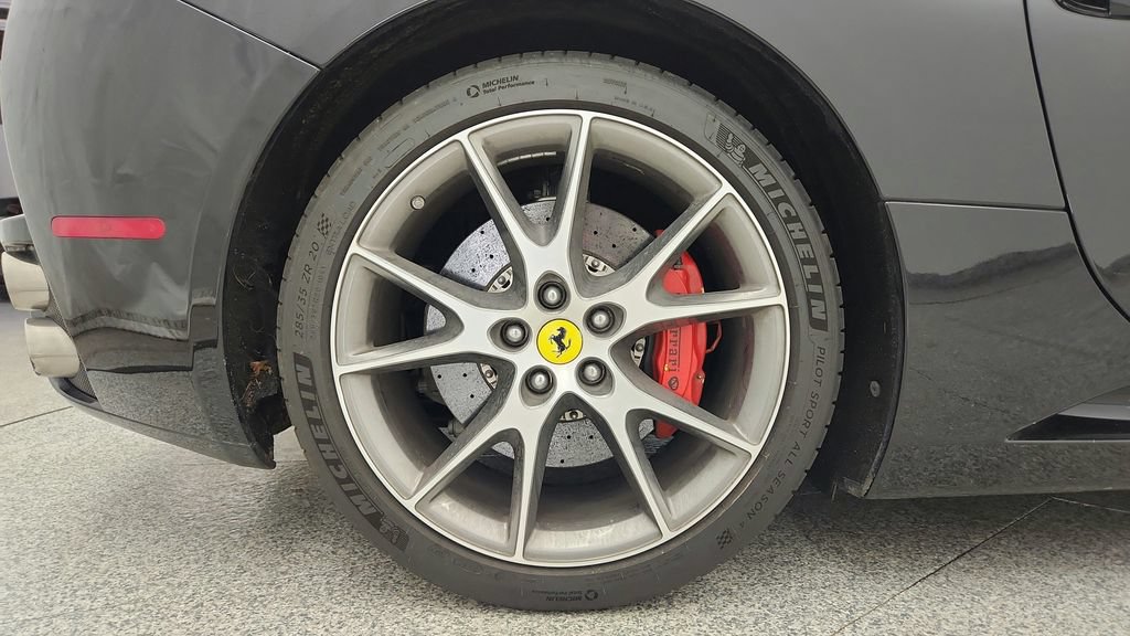 Used 2012 Ferrari California RWD image 27