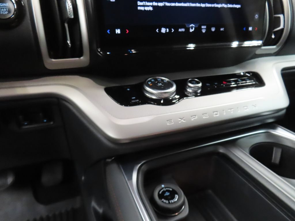 Used 2025 Ford Expedition Max Active AWD/4WD image 66