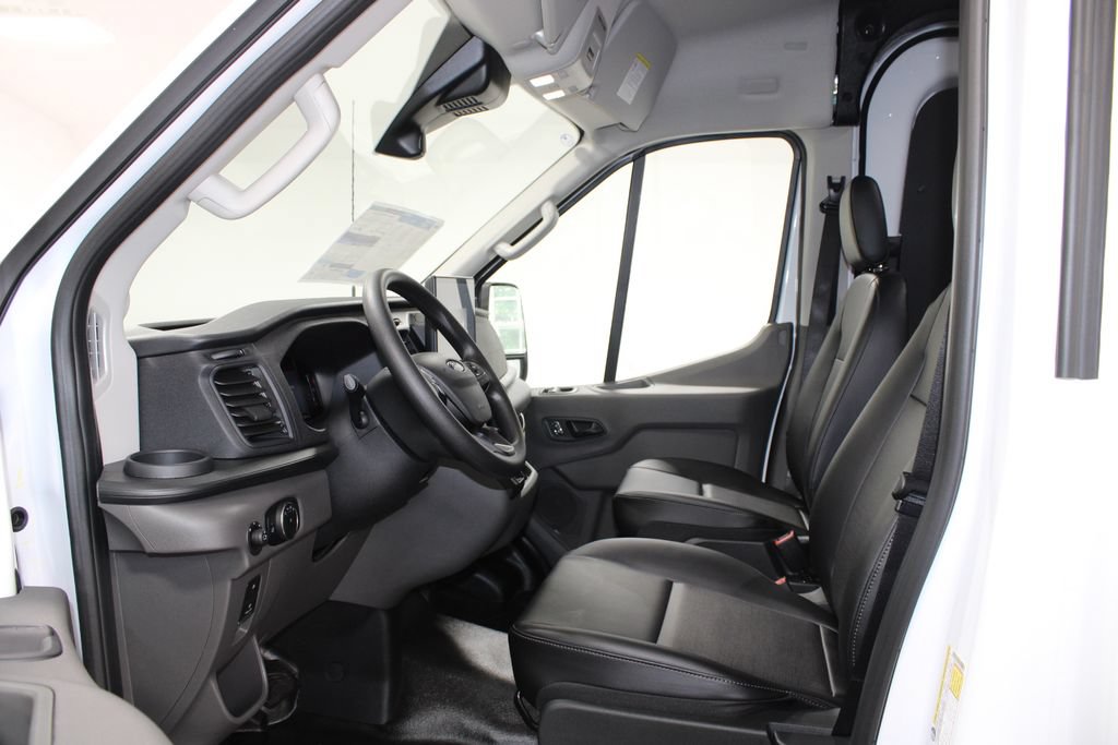New 2026 Ford Transit 250 148 Medium Roof w/ Load Area Protection Package RWD image 20