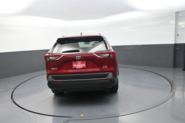 Used 2025 Toyota RAV4 XLE AWD/4WD image 57