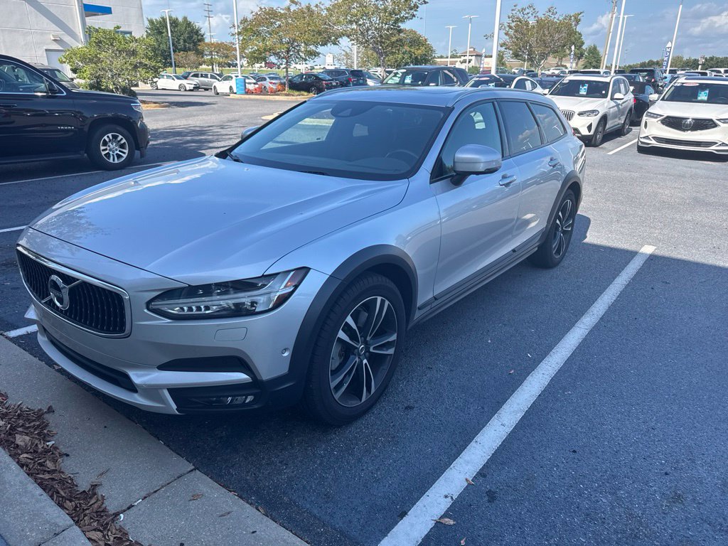 Used 2018 Volvo V90 T5 Cross Country w/ Convenience Package AWD/4WD image 4