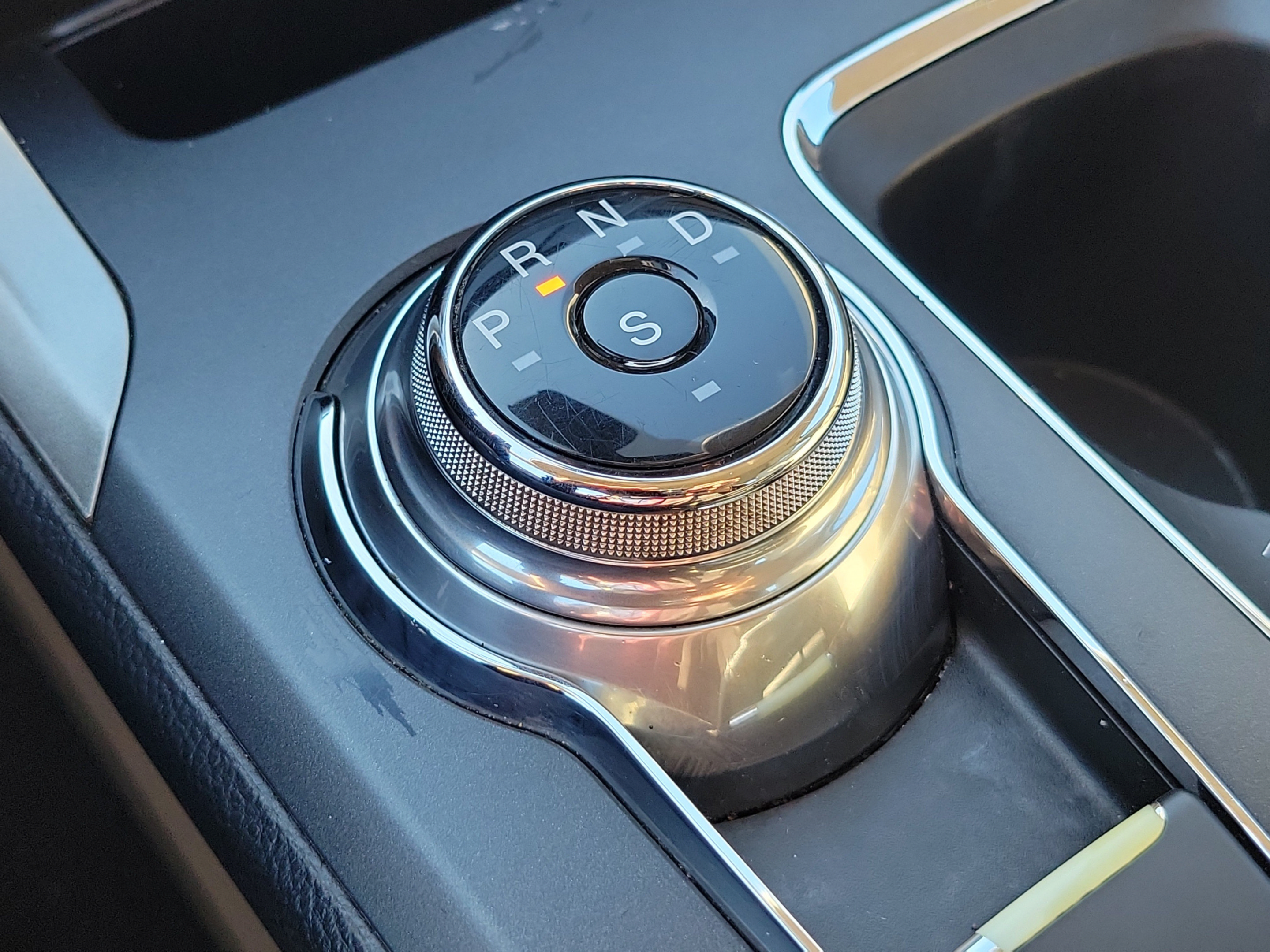 Used 2019 Ford Fusion SE FWD image 32