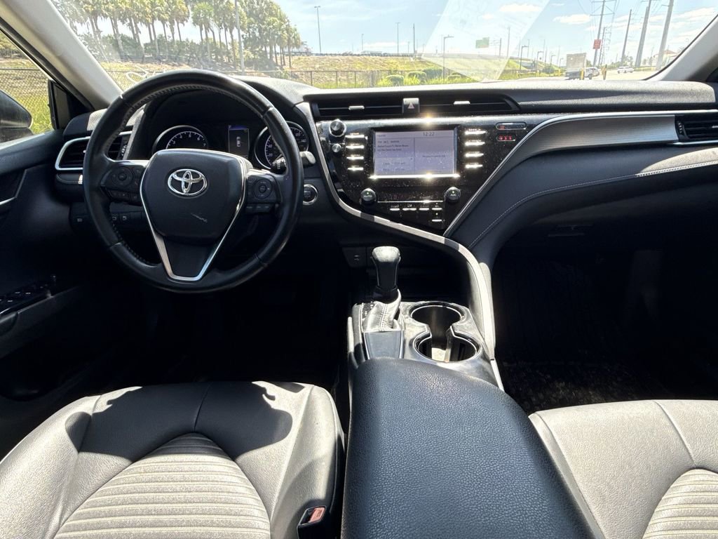 Used 2018 Toyota Camry SE w/ Convenience Package image 19